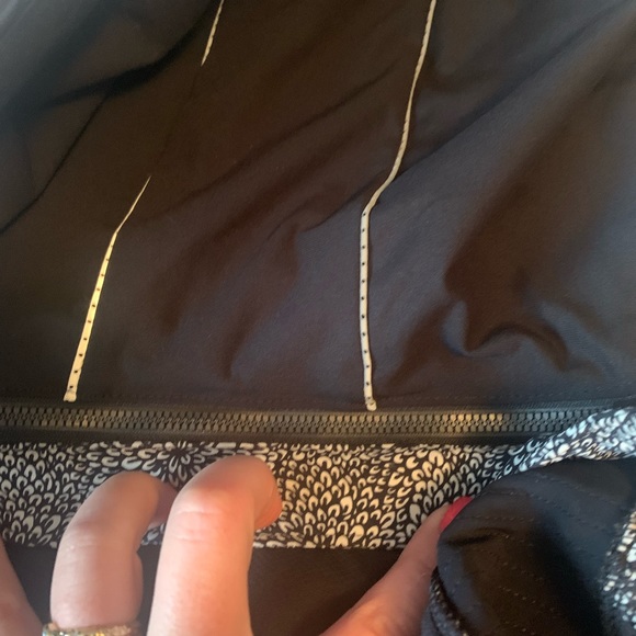 Size 6 Lululemon Jacket EUC - Picture 4 of 6